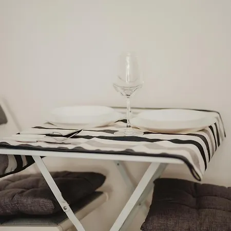 Monolocale Marina In Centro Storico * Triest