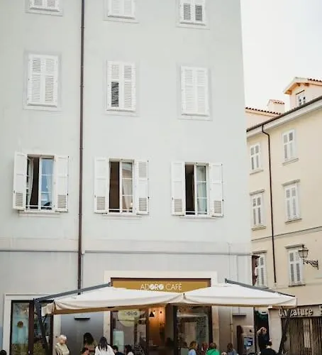 Monolocale Marina In Centro Storico Trieste